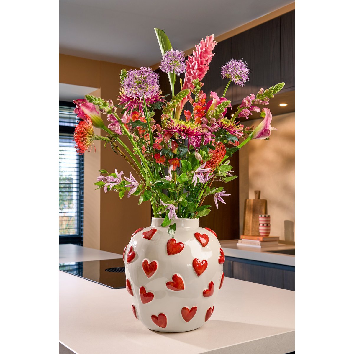 Herzvase – H33 x Ø30 cm – Keramik – Weiß, Rot