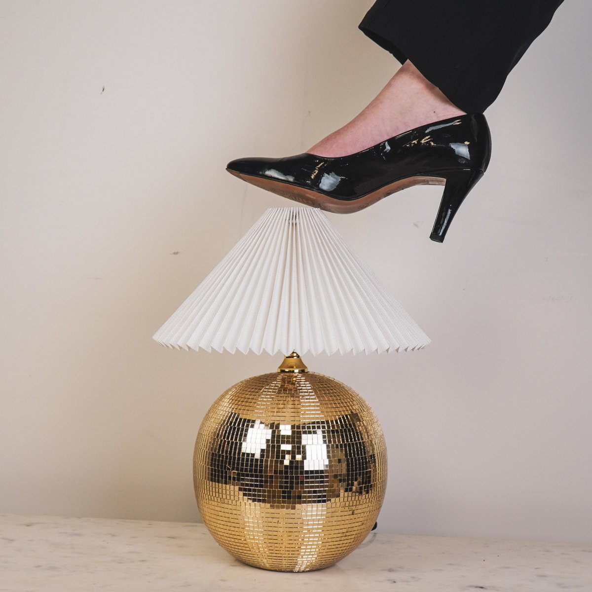 Lampe - Tischlampen -Disco -Kugel - Glas -gold - 20x20x20 cm