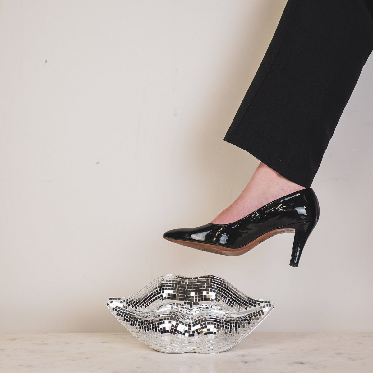 Ornament - Disco -LIPS - Glas - Silber - 29x10x13,5 cm