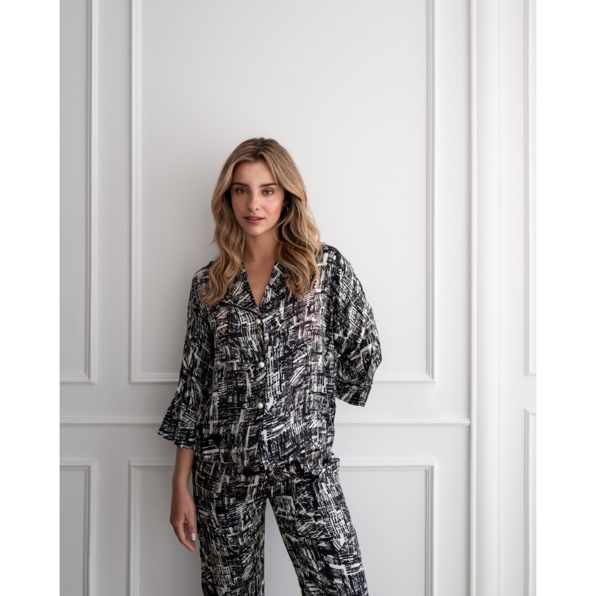 Bluse Loose Cut Black & White