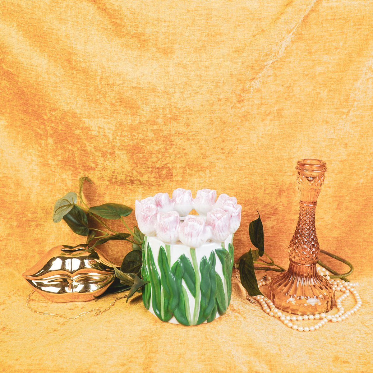 Vase-Tulips-Dolomit-hellrosa/ grün-15x15x14cm