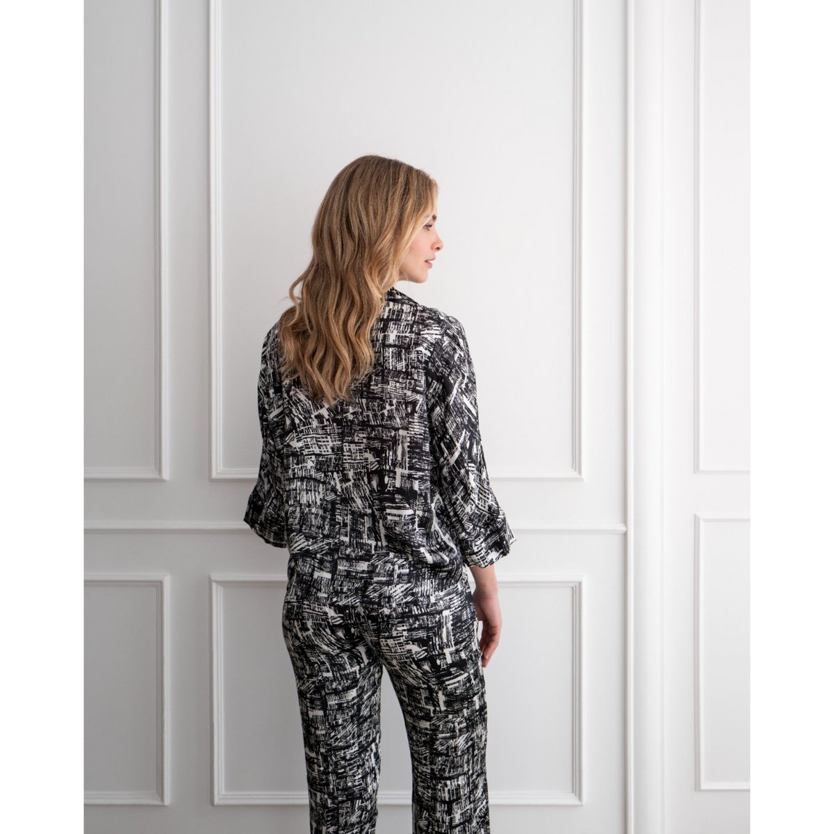 Bluse Loose Cut Black & White