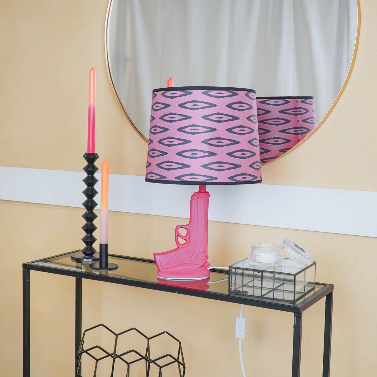 Tischlampe - Gun - Keramik - Neonrosa - E27 - 15x9x32cm