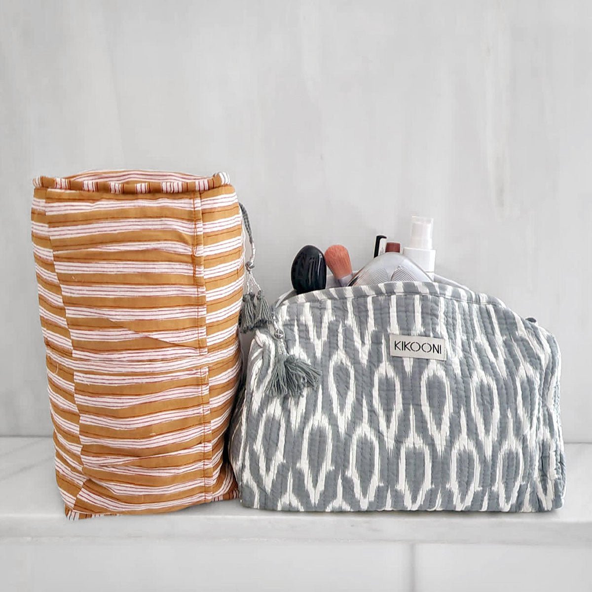Handgemachte Kosmetiktasche "Positive Grey"