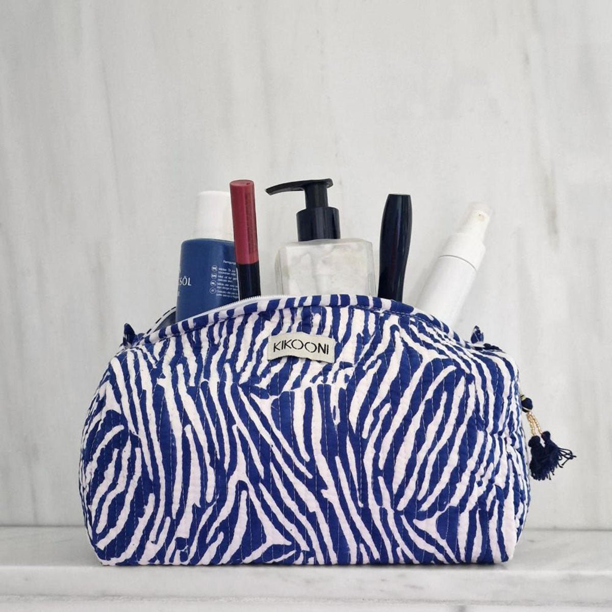 Handgemachte Kosmetiktasche "blue Zebra"