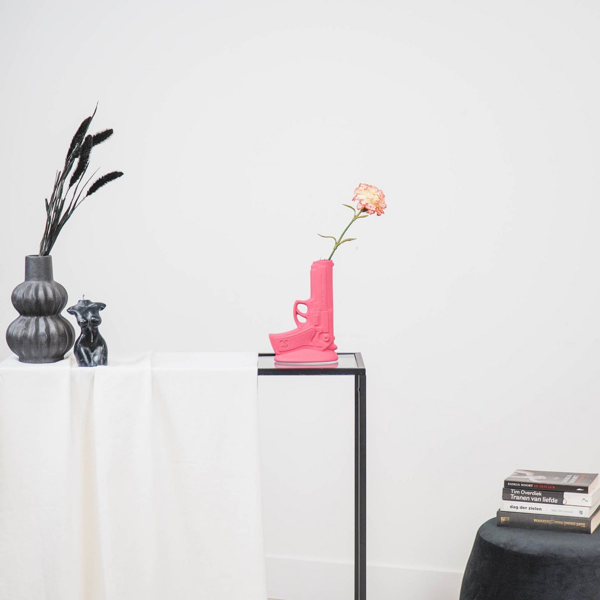 Vase - Gun - Keramik - Neonrosa - 15x9x23cm