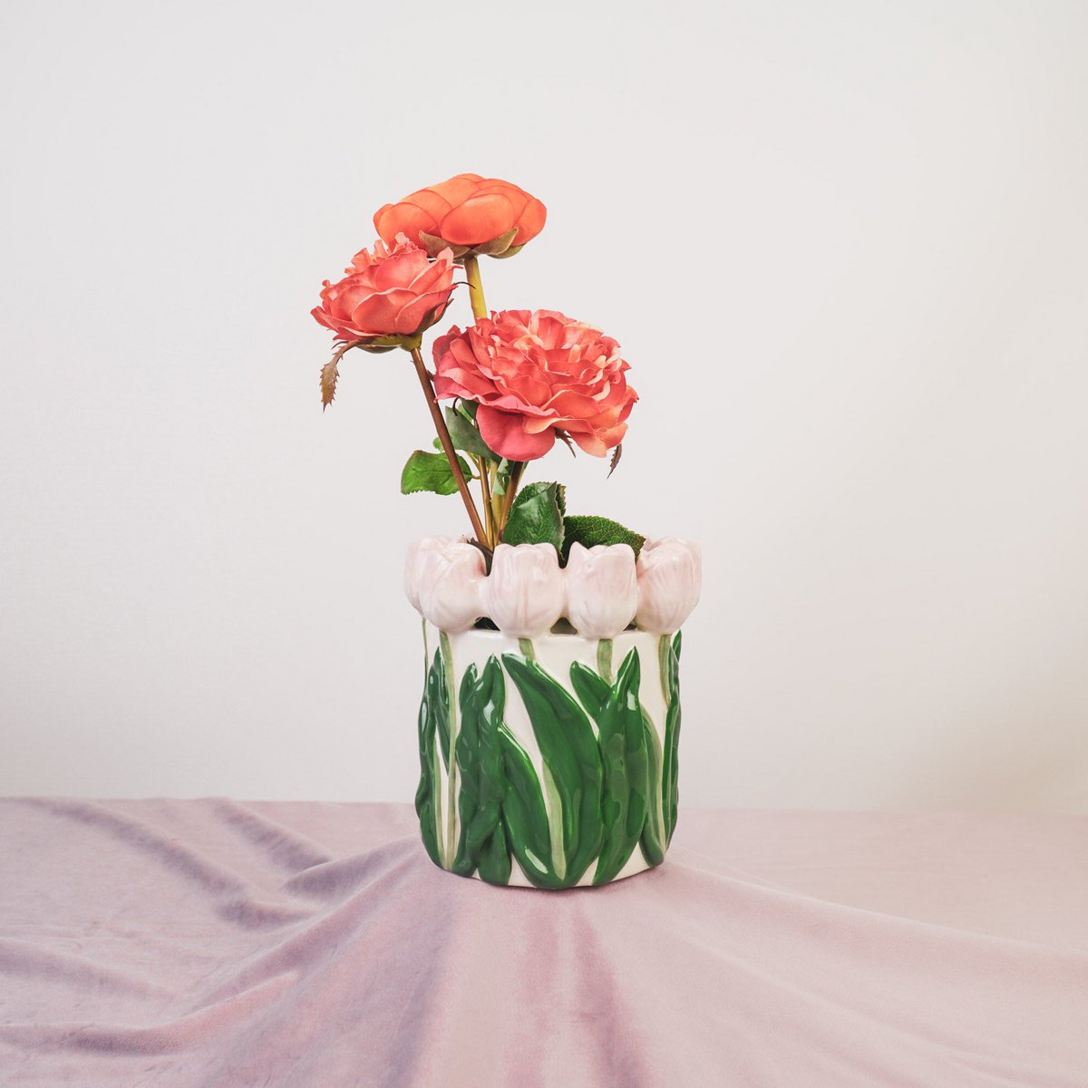 Vase-Tulips-Dolomit-hellrosa/ grün-15x15x14cm