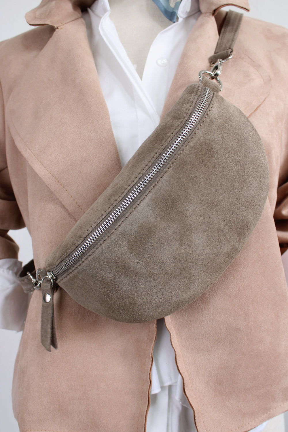 Bauchtasche Damen aus Wildleder – Stylisch &amp; Praktisch