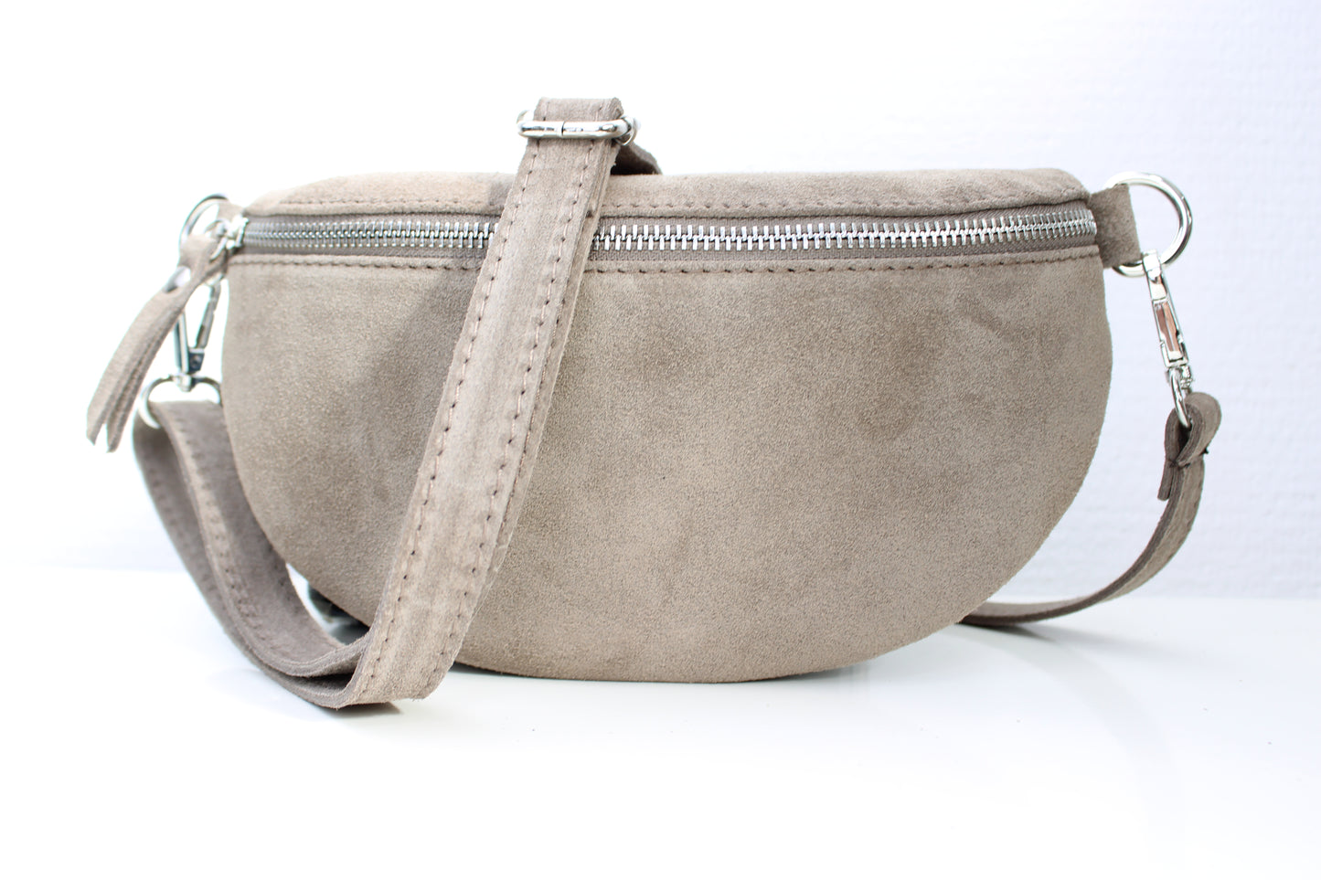 Bauchtasche Damen aus Wildleder – Stylisch &amp; Praktisch