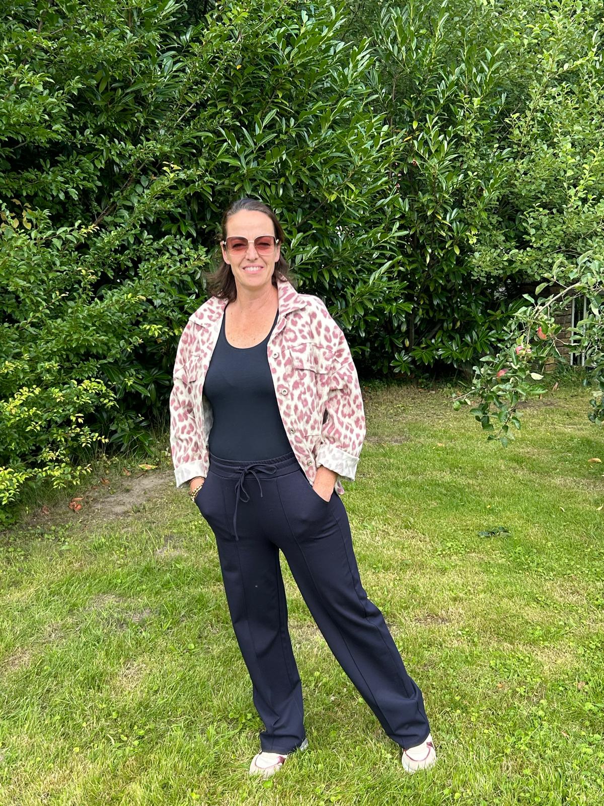 Jeansjacke im Leo-Print – Oversize Look, Einheitsgröße 36–44
