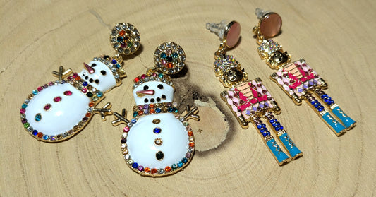 🎄 Funkelnde Schneemann & Nussknacker Ohrringe