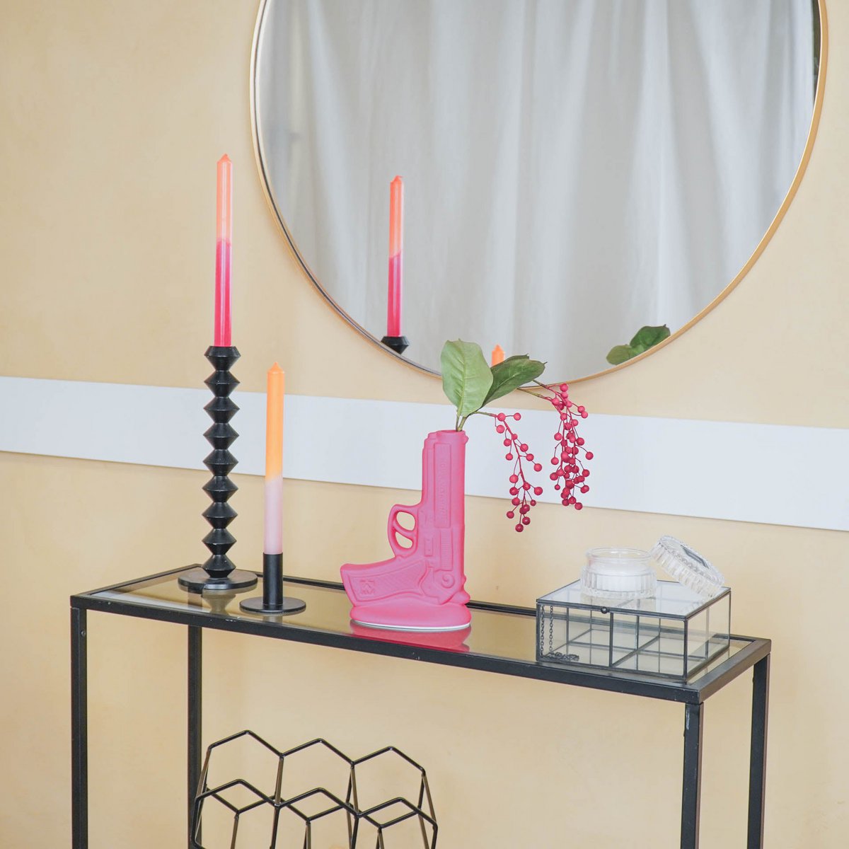 Vase - Gun - Keramik - Neonrosa - 15x9x23cm